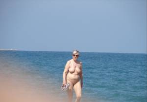 Almer%C3%83%C2%ADa-Spain-Beach-Voyeur-Candid-Spy-Girls-27bqq5e37g.jpg