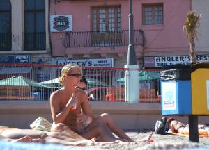 Amateur-Topless-Girls-on-Beach-Voyeur-Candids-o7bqqfw55v.jpg