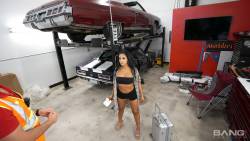 Kosane Dash Struts Her Pussy Around The Car Shop - 2600px - 52X-h7bsh5qpcf.jpg