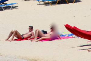 Italian-mom-caught-topless-in-Psarou-and-Ornos-beach%2CMykonos%21-j7btrahw1j.jpg