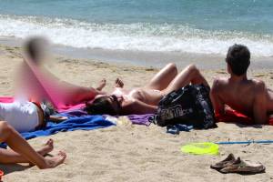 Italian mom caught topless in Psarou and Ornos beach,Mykonos!-t7btqxqfm4.jpg