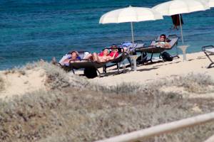 Mature babe caught topless in Plaka beach, Naxos x37 q7bwske74j