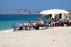 Mature babe caught topless in Plaka beach, Naxos x37 a7bwsk7ras