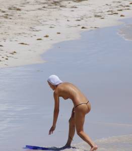 Miami-Beach-2010-Nice-Topless-Girl-l7bwte95ey.jpg