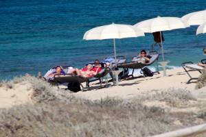 Mature babe caught topless in Plaka beach, Naxos x37t7bwskiqas.jpg