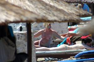 Mix-of-topless-girls-caught-in-Mykonos-Greece-k7bwuga0kx.jpg