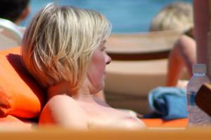 Mix of topless girls caught in Mykonos Greece17bwuf87eb.jpg