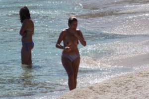 Babe I caught topless in Kalafatis beach, Mykonos77bx8anszy.jpg