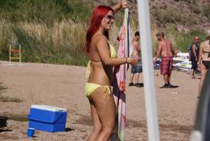 (HQ PICS) SEXY YELLOW Bikini girl hot big tits redheadj7bx6j1n6w.jpg