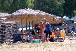 Babe with fake tits caught topless in Naoussa, Paros!r7bx8eljwn.jpg